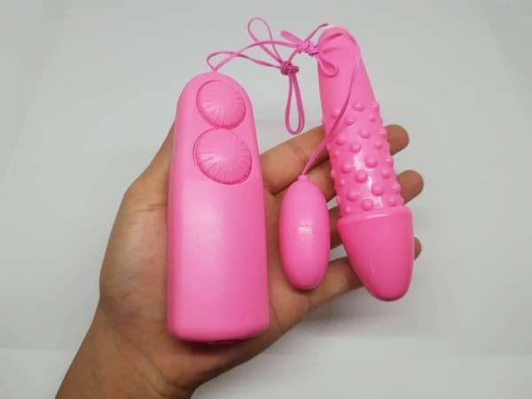 Trứng Rung Tình Yêu - Rung 2 đầu lắc mạnh